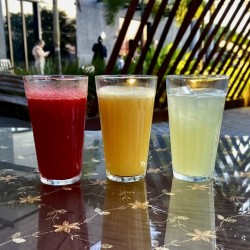 SUCOS DE FRUTA (Escolha o...